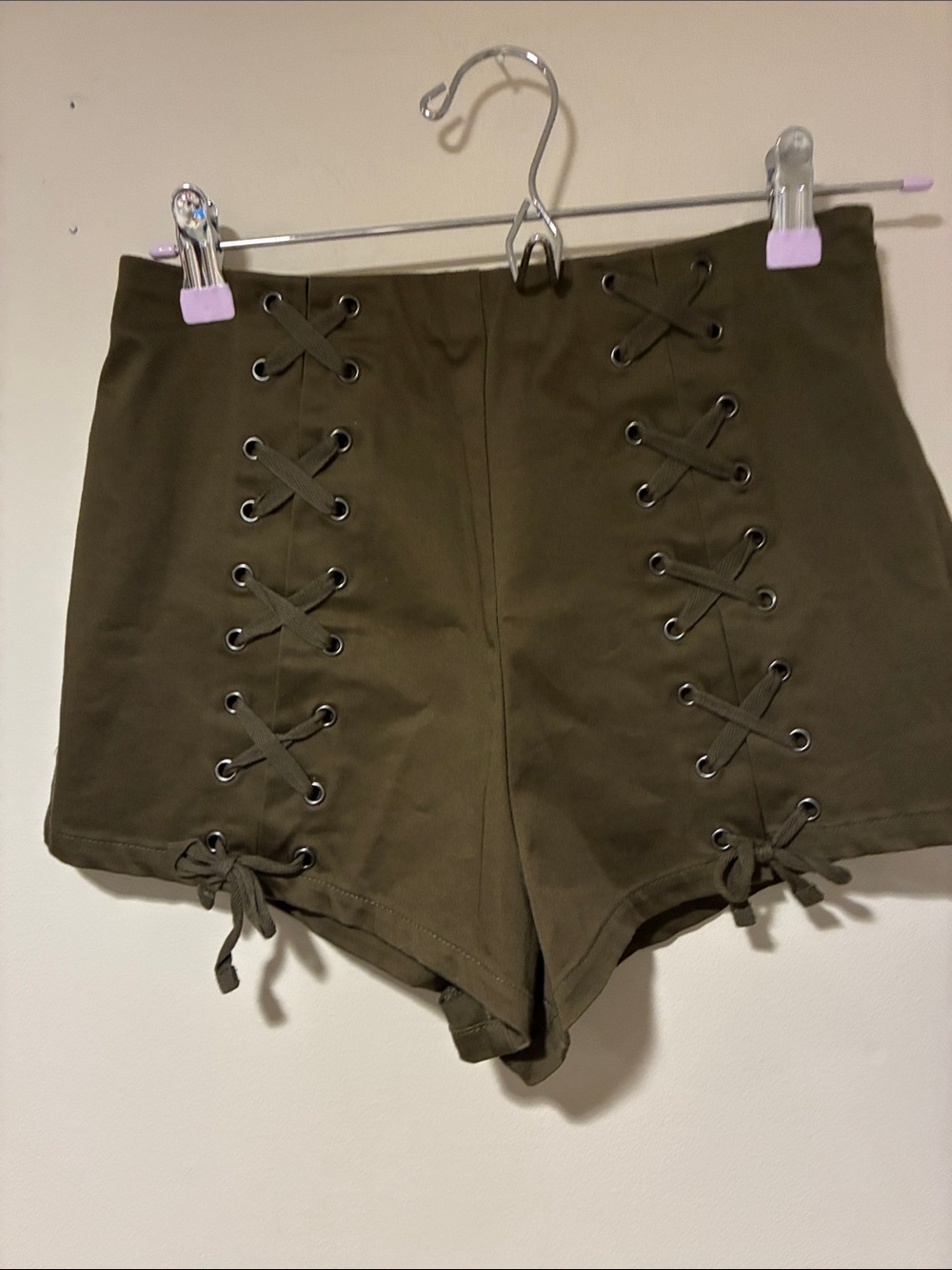 Forever 21 Dressy Olive Green High-Waist Lace-Up Side Zip Shorts XS Baddie